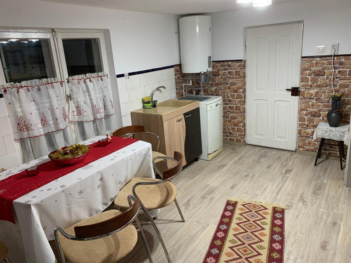Casa Rurala Cu Livada Lavandra Câmpina Eksteriør bilde